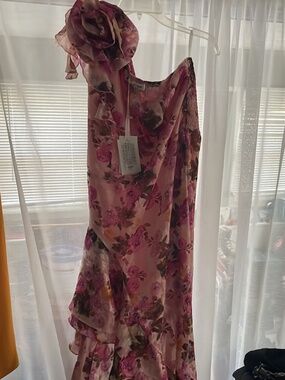 NWT floral summer tiered dress